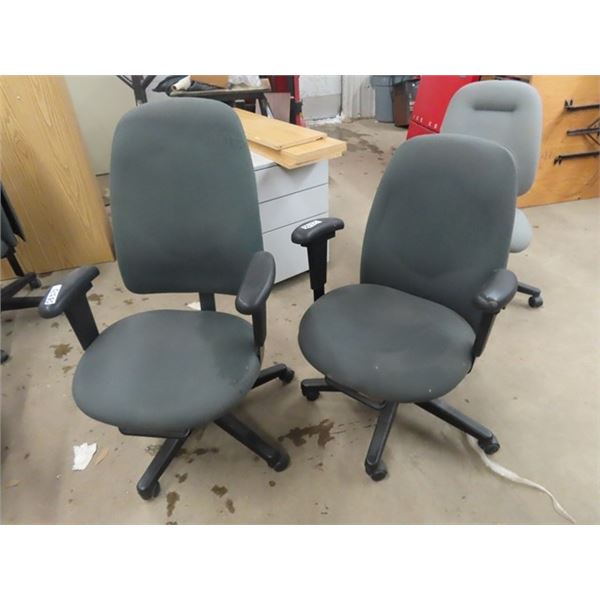 2 Swivel Office Chairs