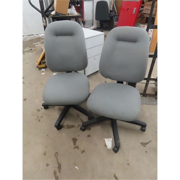 2 Swivel Office Chairs