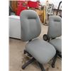 Image 2 : 2 Swivel Office Chairs