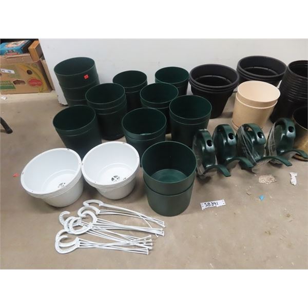 Approx 25 New Plastic Planters & Watering Cans