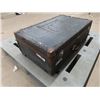 Image 2 : Vintage Trunk Style Suitcase