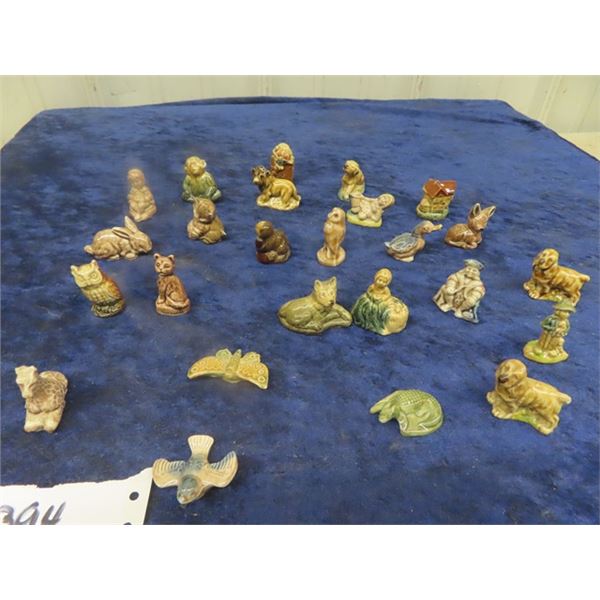 (WH) Approx 25 Wade Tea Figurines