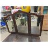 Image 3 : (EC) Vanity Tri-Mirror Dresser 30" x 32" x 19: Plus Mirror 25" x 34"