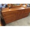 Image 2 : (BZ) Oak Dresser w Tri- Mirror 30" x 70" x 18" Plus Tri- Mirror 42" x 40"