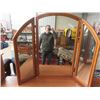 Image 3 : (BZ) Oak Dresser w Tri- Mirror 30" x 70" x 18" Plus Tri- Mirror 42" x 40"