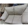 Image 3 : Leather Love Seat