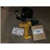 Image 1 : Dewalt Drill / Charger et 1 NEW Battery
