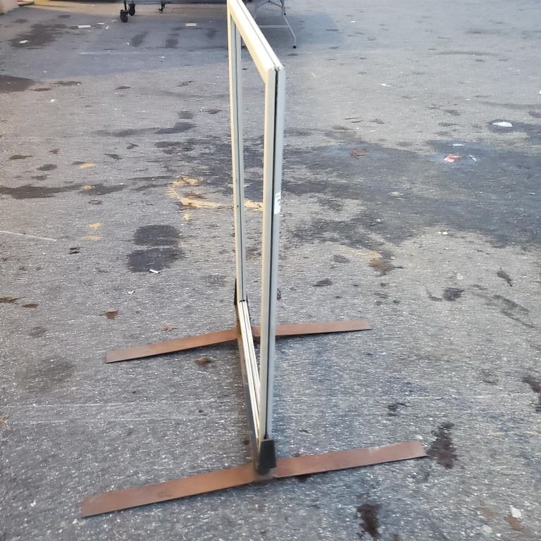 METAL SPRING LOADED ANTI TIP WIND RESISTANT SIGN BOARD