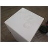 Image 2 : Tall White Square Display Stand 14"x14"x36"H