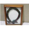 Image 2 : Feather Lei Signed Paulette Kahalepuna 2001 in Wood Frame 11.5" x 9.5"