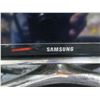 Image 2 : Samsung Television 55" TV w/ Metal Stand