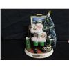 Image 8 : Thomas Kinkade Irish Night Before Christmas A2129 Santa & Musical Snow Globe w/ Snowmen