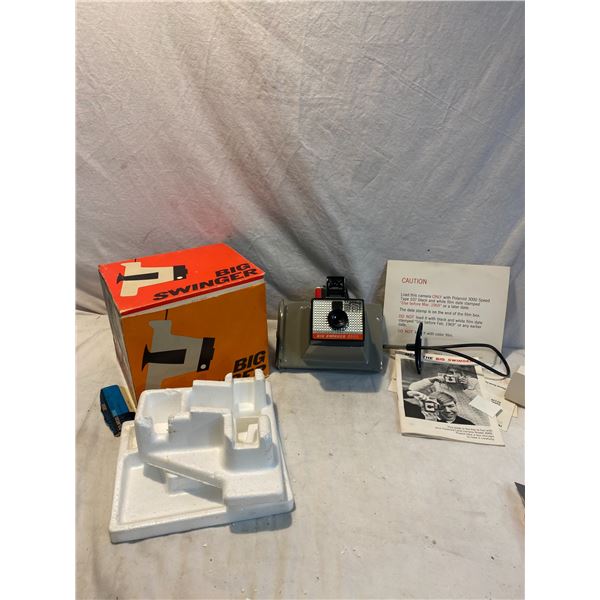 Polaroid big swinger land camera model 3000