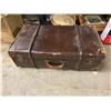 Image 1 : Vintage suitcase