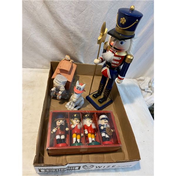 Nut crackers and decor