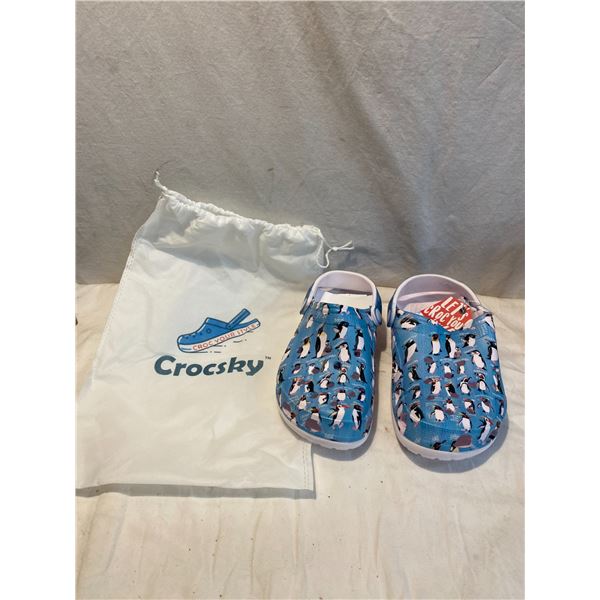 Crocs keys Mens 5 women’s 7