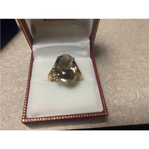 10K womans dinner ring 5 grams