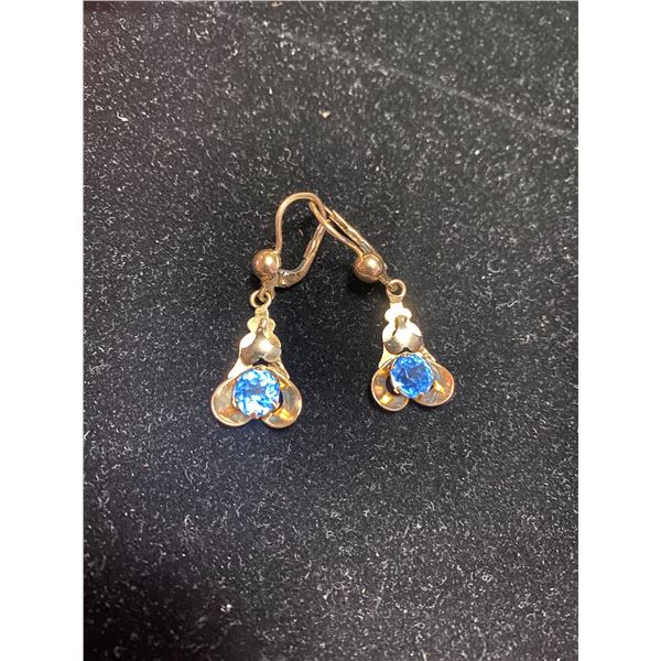 750 woman’s saphire earrings 5 grams