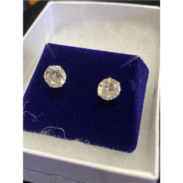 10K earrings no backings 1.2grams