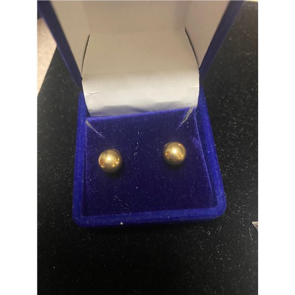 10K gold studs 1 gram