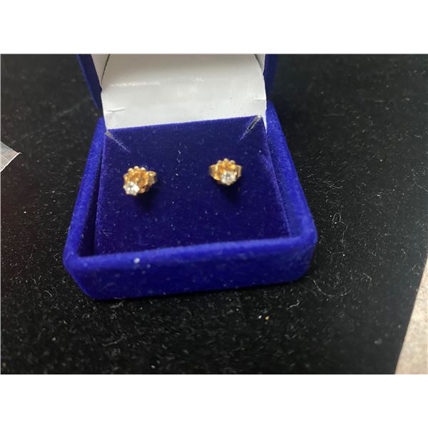 14Kdiamond earrings 1 gram