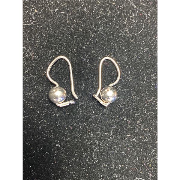10k white gold earrings