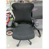 Image 1 : New Black Office Chair