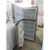 Image 2 : Frigidaire Stainless Steel Refrigerator