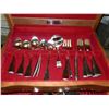 Image 2 : Oneida Stainless Flatware Set