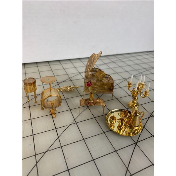 LOT OF BRASS MINIATURES PIANO DRUMS ETC