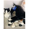 Image 4 : LOT OF PLUSH TOYS HORSE SANTA CAT ETC