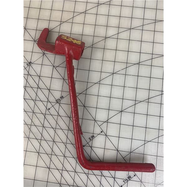 ANTIQUE MASSEY HARRIS HAND CRANK PART TOOL S246