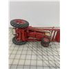 Image 4 : VINTAGE IH FARMALL MCCORMICK TOY TRACTOR