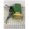 Image 2 : VINTAGE JOHN DEER PULL BEHIND COMBINE TOY