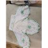 Image 6 : Crochet table cloth, doilies and assorted linens