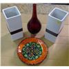 Image 1 : 3 Decorative Vases + Porcelain Plate