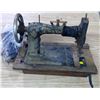 Image 1 : WILLIAMS "New Will" Sewing Machine