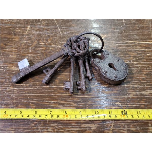 iron skeleton lock & keys