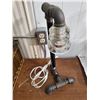 Image 2 : 18 x 8" pipe & insulator lamp (works)