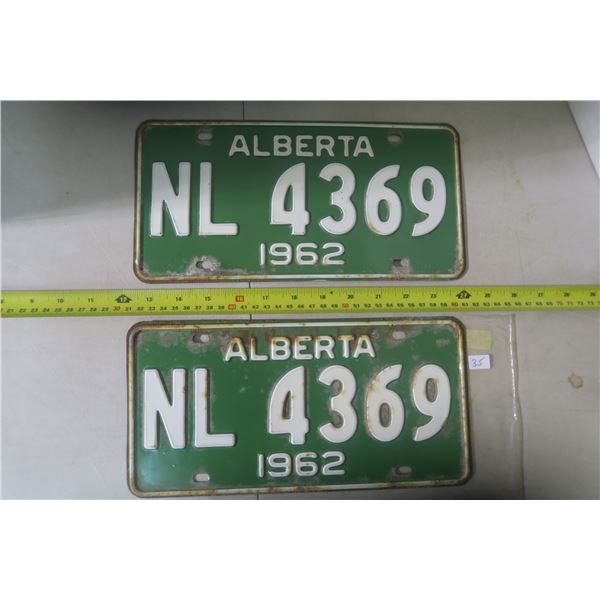1962 Alberta Matching Plates Set