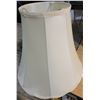 Image 5 : Table lamp with shade 29"