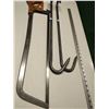 Image 2 : 2 meat hooks & saw