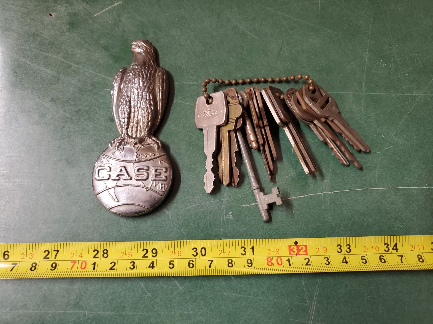 Case emblem (beak broken) & misc keys