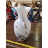 Image 2 : beautiful large white vase