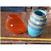 Image 1 : two vases -1 blue, 1 orange