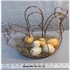 Image 2 : Wire chicken with eggs