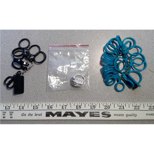 44. Sterling ring, size 9, and two plastic ring sizers