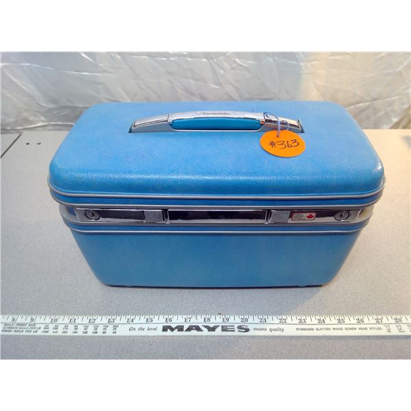 363. Blue Samsonite Travel case, very good condition, missing the cosmetic tray