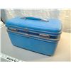 Image 2 : 363. Blue Samsonite Travel case, very good condition, missing the cosmetic tray