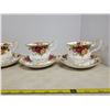 Image 2 : 4 cups & saucers - old country rose